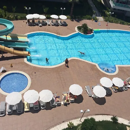 Апартаменты Emerald Park *