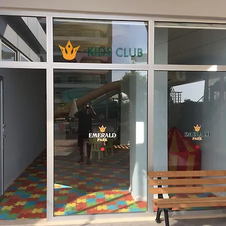 Emerald Park Апартаменты
