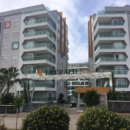 Апартаменты Emerald Park