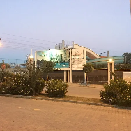 Emerald Park Апартаменты